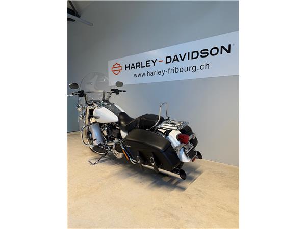 2017 HARLEY-DAVIDSON Touring FLHRC Road King Classic 107 ABS