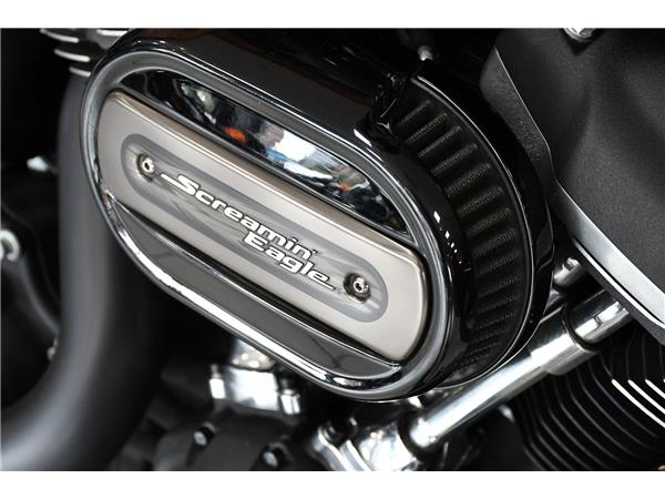 2019 HARLEY-DAVIDSON SOFTAIL FXBB STREET BOB