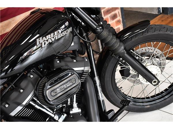 2019 HARLEY-DAVIDSON SOFTAIL FXBB STREET BOB