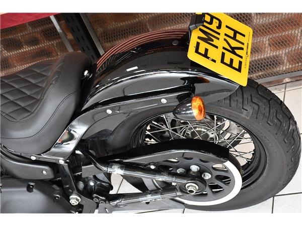 2019 HARLEY-DAVIDSON SOFTAIL FXBB STREET BOB