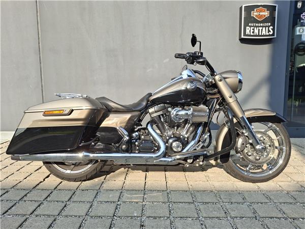 FLHRSE Road King CVO mit Kesstech Auspuff