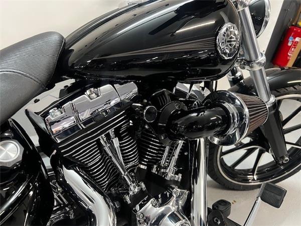 2013 HARLEY-DAVIDSON BREAKOUT
