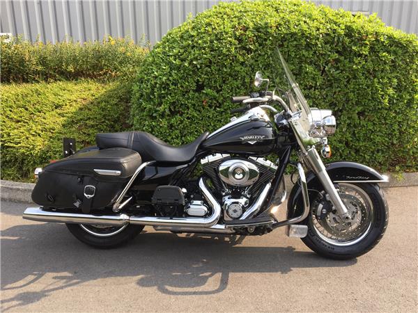 2011 HARLEY-DAVIDSON ROAD KING