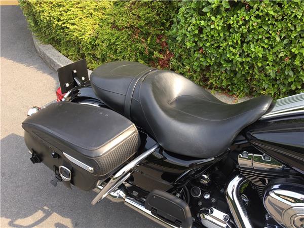 2011 HARLEY-DAVIDSON ROAD KING