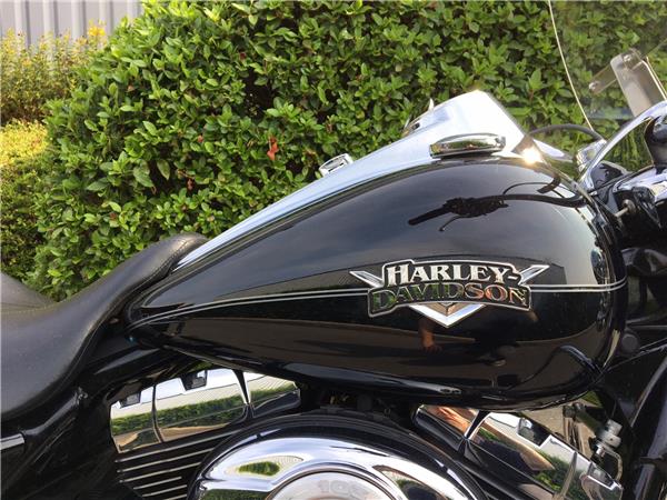 2011 HARLEY-DAVIDSON ROAD KING