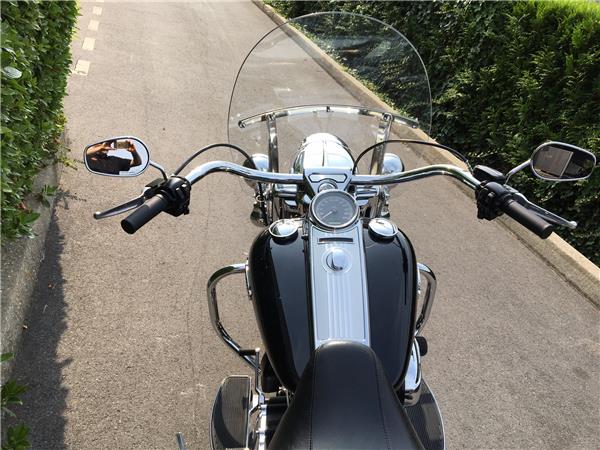 2011 HARLEY-DAVIDSON ROAD KING
