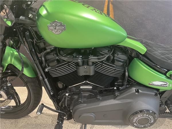 FXBB Softail Street Bob HECKUMBAU 200ER REIFEN