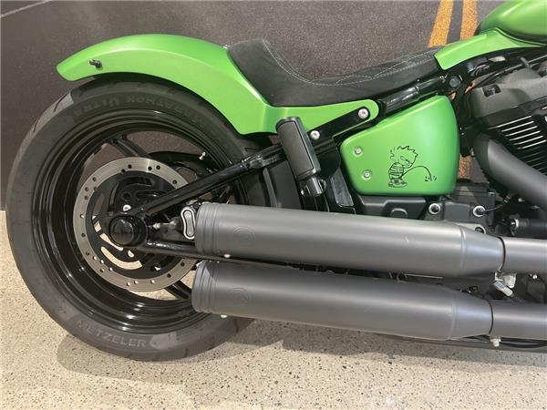 FXBB Softail Street Bob HECKUMBAU 200ER REIFEN