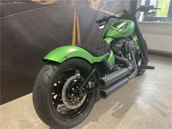 FXBB Softail Street Bob HECKUMBAU 200ER REIFEN