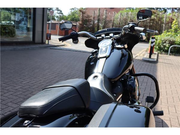 2022 HARLEY-DAVIDSON SOFTAIL FLSB SPORT GLIDE