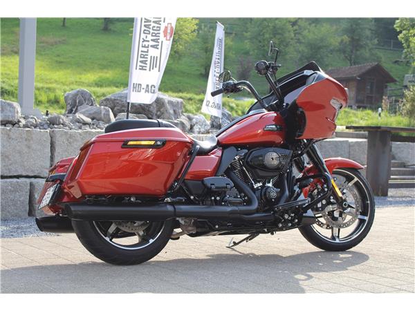 2025 harley-davidson FLTRX Road Glide Black Finish 117