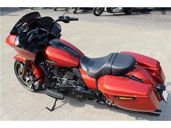 2025 harley-davidson FLTRX Road Glide Black Finish 117