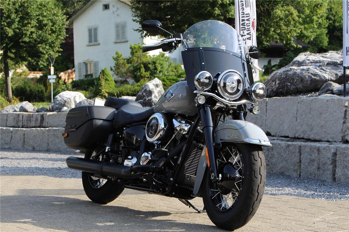 2025 harley-davidson FLHC Heritage Classic 117