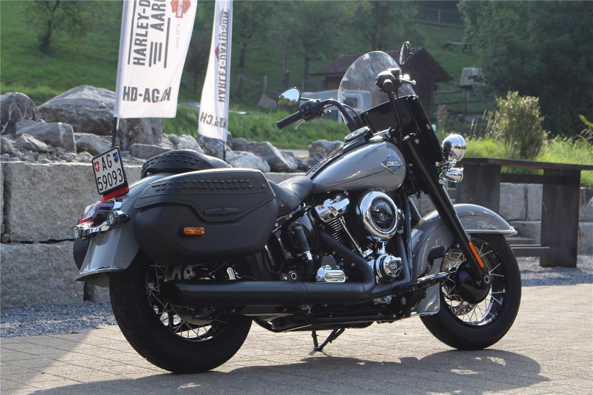 2025 harley-davidson FLHC Heritage Classic 117