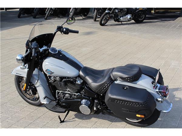 2025 harley-davidson FLHC Heritage Classic 117