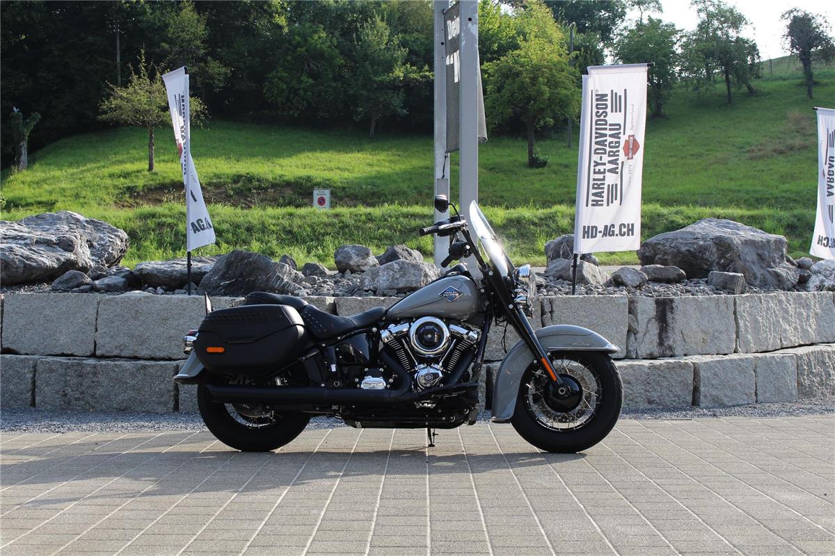 2025 harley-davidson FLHC Heritage Classic 117