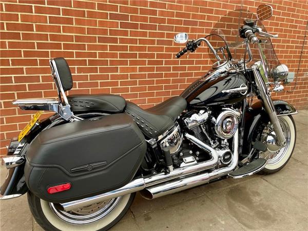 2021 HARLEY-DAVIDSON SOFTAIL FLHC HERITAGE CLASSIC