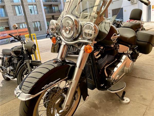 2021 HARLEY-DAVIDSON SOFTAIL FLHC HERITAGE CLASSIC