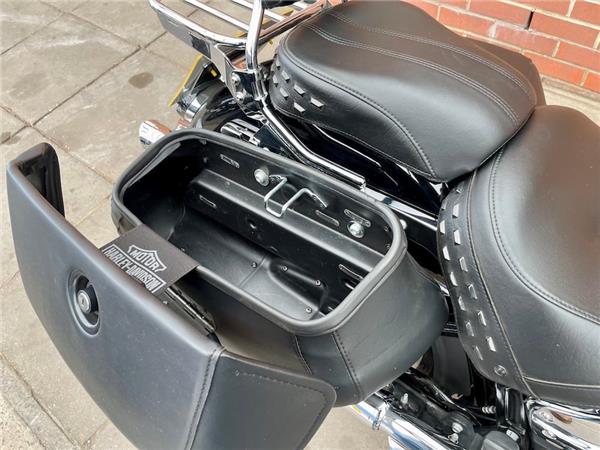 2021 HARLEY-DAVIDSON SOFTAIL FLHC HERITAGE CLASSIC