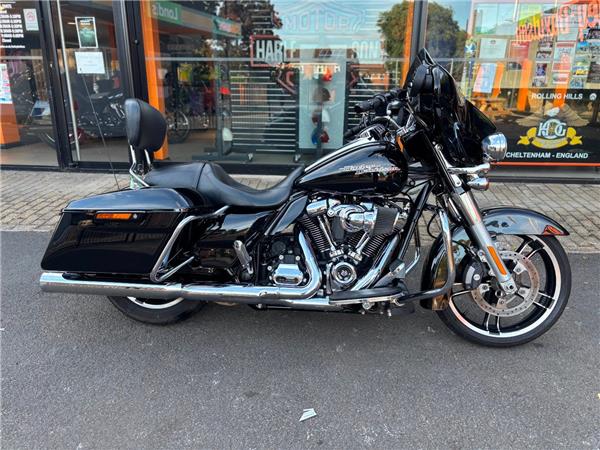 2017 HARLEY-DAVIDSON STREET GLIDE SPECIAL