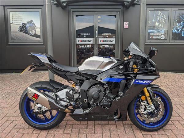 2023 Yamaha R1M