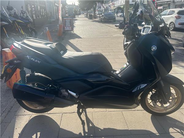 2023 Yamaha XMAX 300