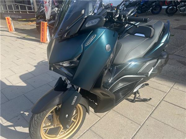 2023 Yamaha XMAX 300