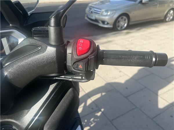 2023 Yamaha XMAX 300