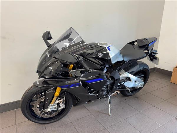 2024 YAMAHA YZF-R1M