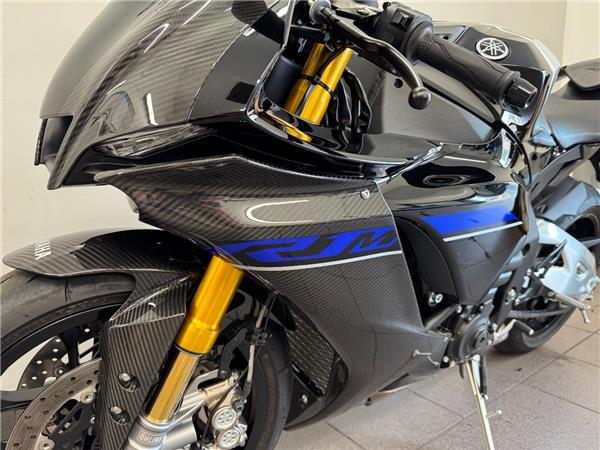 2024 YAMAHA YZF-R1M