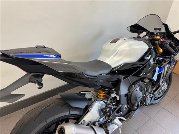 2024 YAMAHA YZF-R1M