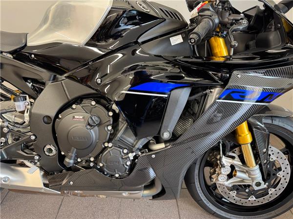 2024 YAMAHA YZF-R1M