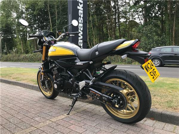 2024 Kawasaki Z900 RS SE