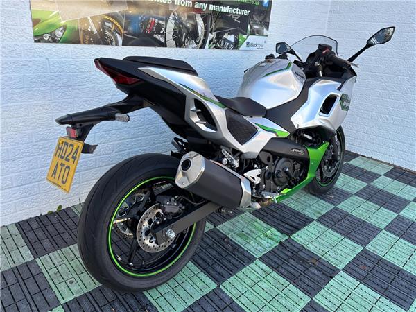 2024 Kawasaki Ninja 7 Hybrid