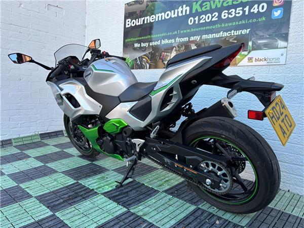 2024 Kawasaki Ninja 7 Hybrid