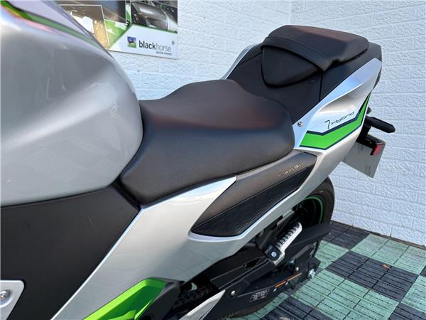 2024 Kawasaki Ninja 7 Hybrid