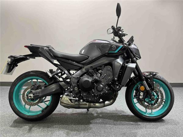 2025 Yamaha MT09 Y-AMT AUTO DBNM MISTREL G