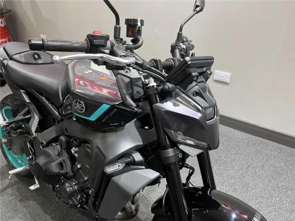 2025 Yamaha MT09 Y-AMT AUTO DBNM MISTREL G