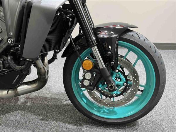 2025 Yamaha MT09 Y-AMT AUTO DBNM MISTREL G