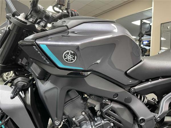 2025 Yamaha MT09 Y-AMT AUTO DBNM MISTREL G
