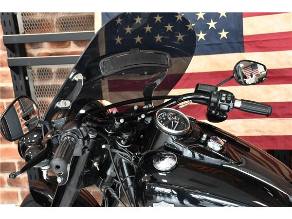 2016 HARLEY-DAVIDSON SOFTAIL FLSS  SLIM S