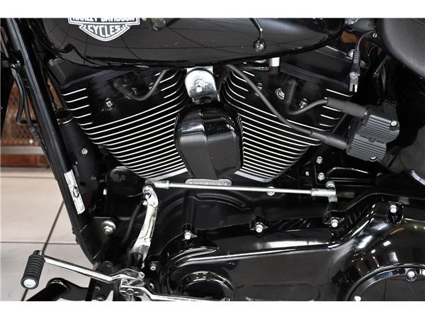 2016 HARLEY-DAVIDSON SOFTAIL FLSS  SLIM S