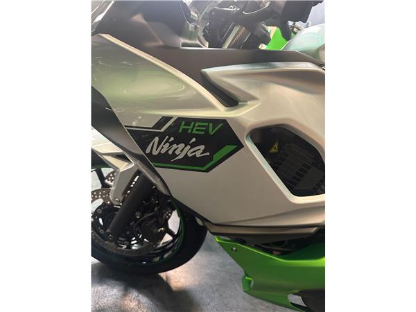 2024 Kawasaki Ninja 7 Hybrid