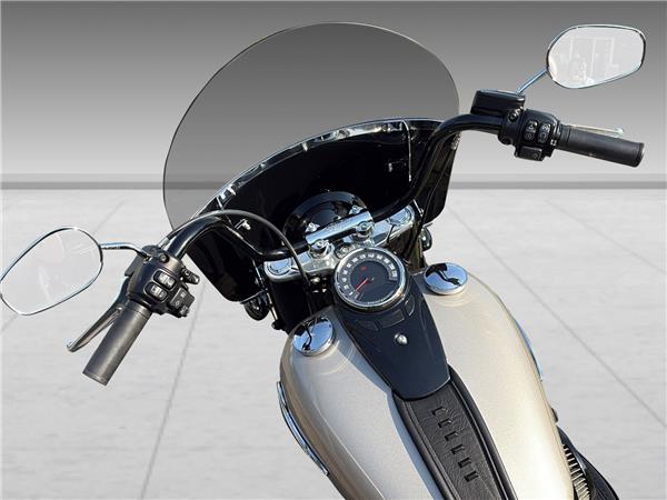 2018 harley-davidson FLHCS Heritage Classic 114 ABS