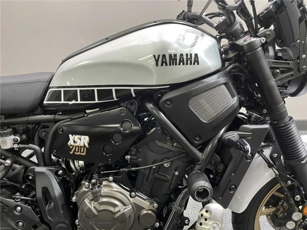 2024 Yamaha XSR 700 Legacy Silver