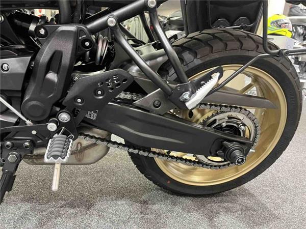 2024 Yamaha XSR 700 Legacy Silver