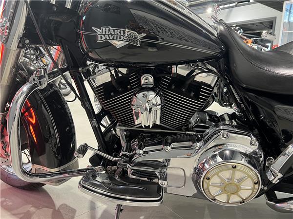 2010 HARLEY-DAVIDSON ROAD KING