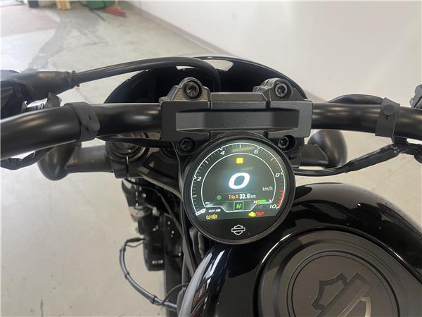 NIGHSTER 975 SPECIAL