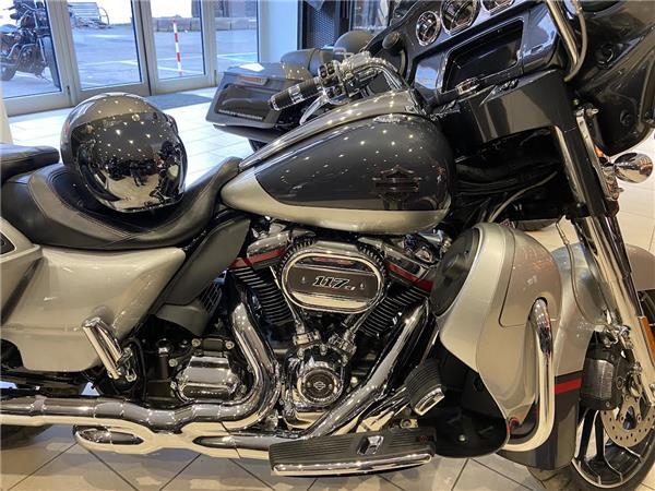 STREET GLIDE CVO 117