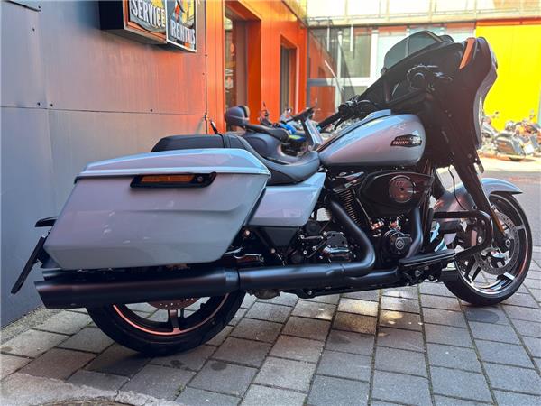 2025 Harley-Davidson Street Glide FLHX